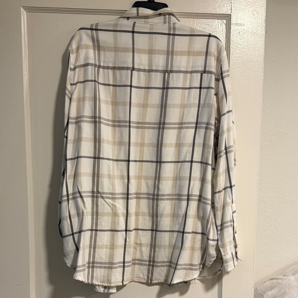 Stylish Plaid Button-Up Shirt - Picture 5 of 8